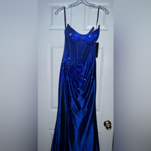 Sherri Hill Never Been Worn Style 56620 Size 2 - Picture 3 of 13